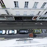 Du Mont Louis * פריז