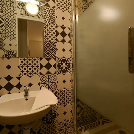 Du Mont Louis Hotel *